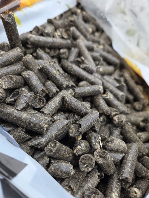 Pellet z łuski słonecznika